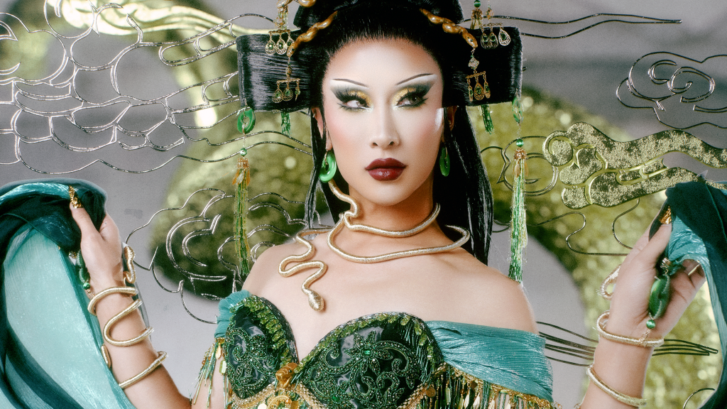 The Serpents Tour Starring Nymphia Wind and Plastique Tiara – 18+