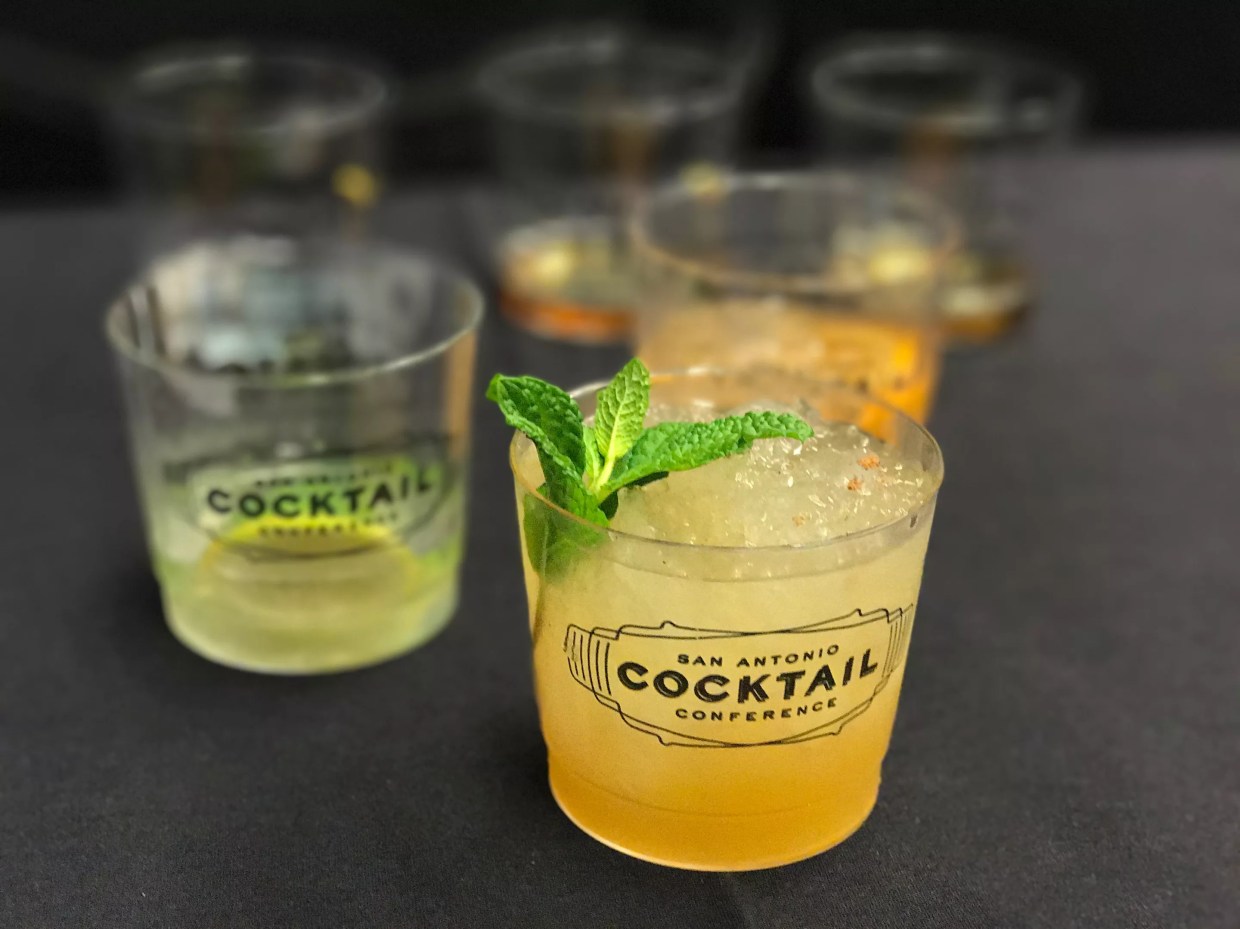 Daiquiries, Mezcal & Friendly Bartenders: 2017 Booze Trends Coming to a Cocktail Menu Near You