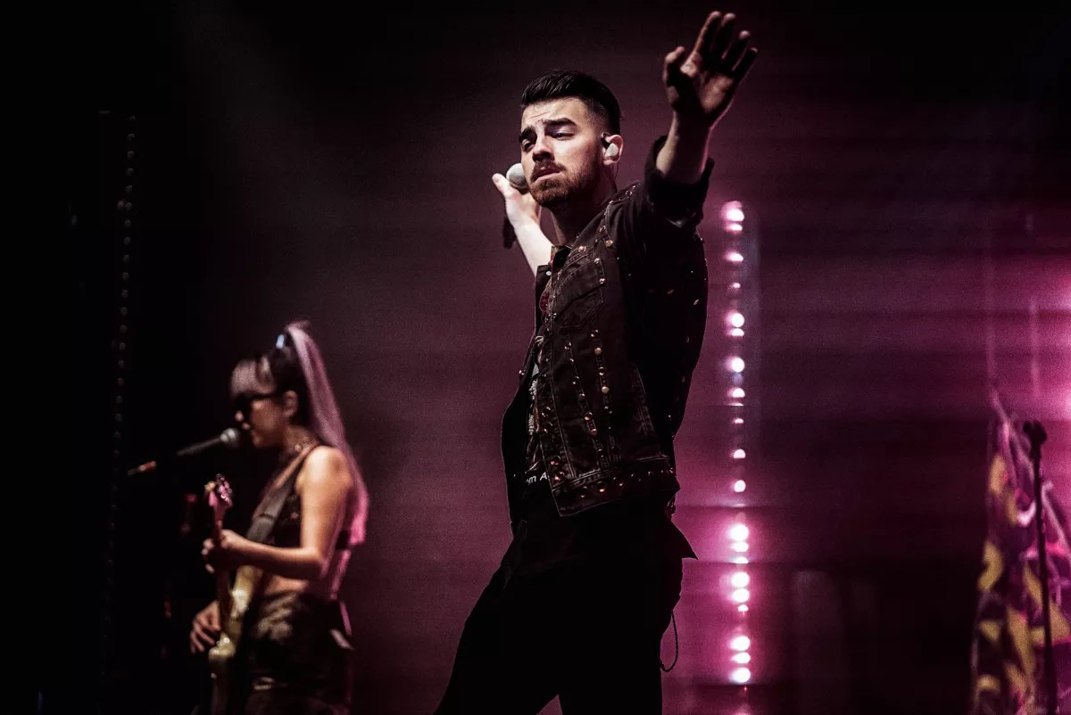 DNCE Show Came Off As Sad and Desperate Despite Joe Jonas’ Charm