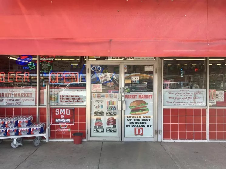 How Greenville Avenue Restaurants Survive the Drunken Melee That Is St. Patrick’s Day