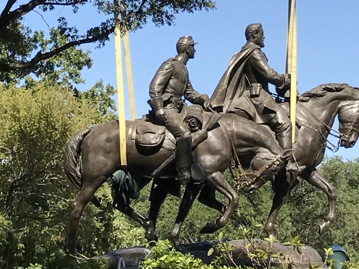 Court Dissolves Restraining Order: Lee Statue Can Come Down