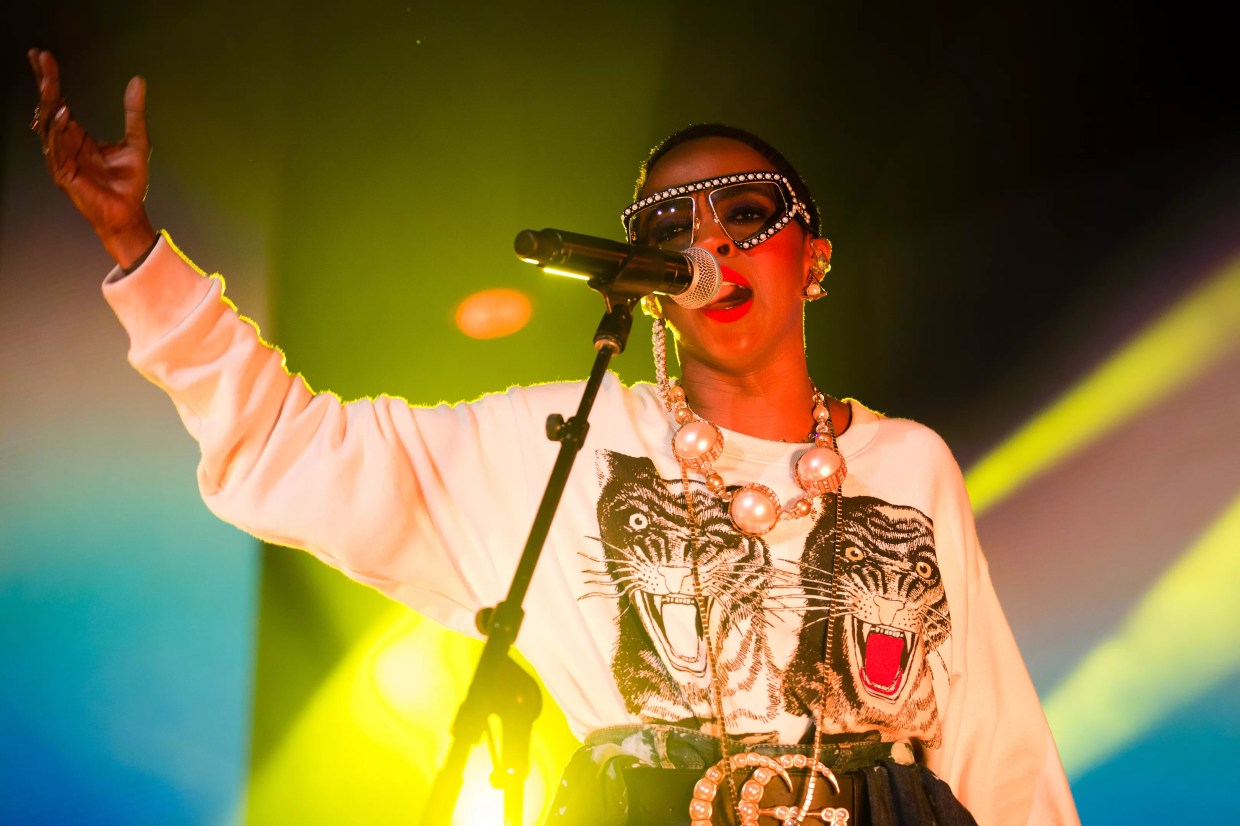 Ms. Lauryn Hill Set Aside Her Diva Ways for An Impassioned Performance of Her Hits