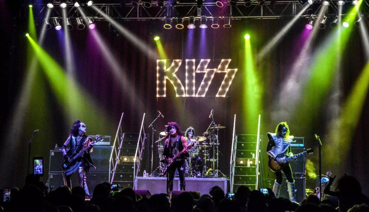 During Fire Stunt at Kiss Tribute Show, Bassist Caught on Fire Just Like Gene Simmons