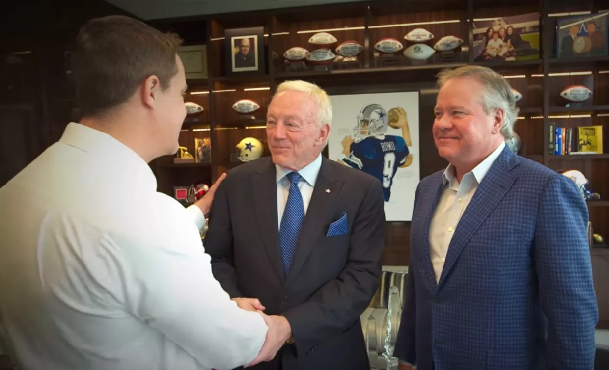 Jerry Jones Wants in on This Whole eSports Thing, Buys compLexity Gaming
