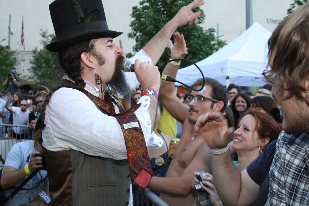 Music News: Underoath, 5 Seconds of Summer and More Announce Concerts