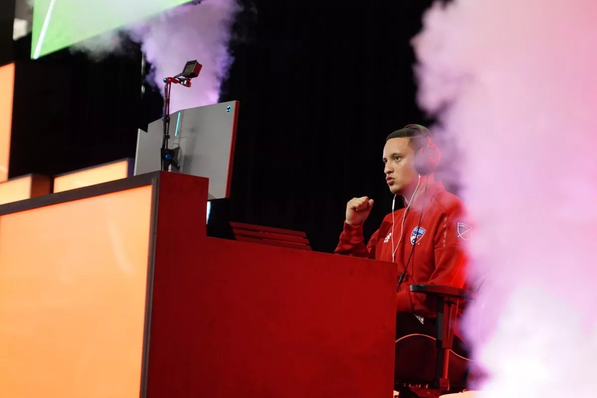 After a College Injury Playing Soccer, Alan Avila Found Success on a Dallas Esports Team