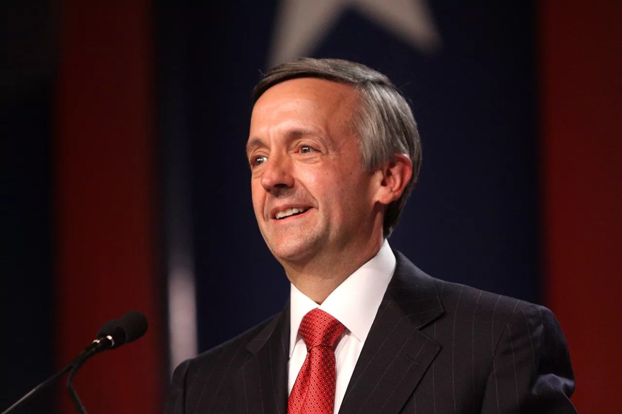 Robert Jeffress Calls Cuckolding ‘A Warning of the Destructive Power of Sin’