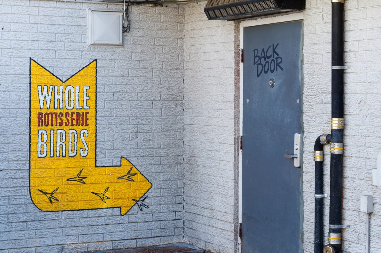 Feed a Family for $10 by Knocking on This Taqueria’s Back Door on Mondays