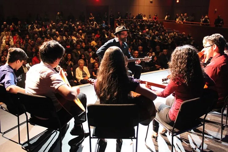 Even After Help From Public and Private Donors, La Rondalla Closes