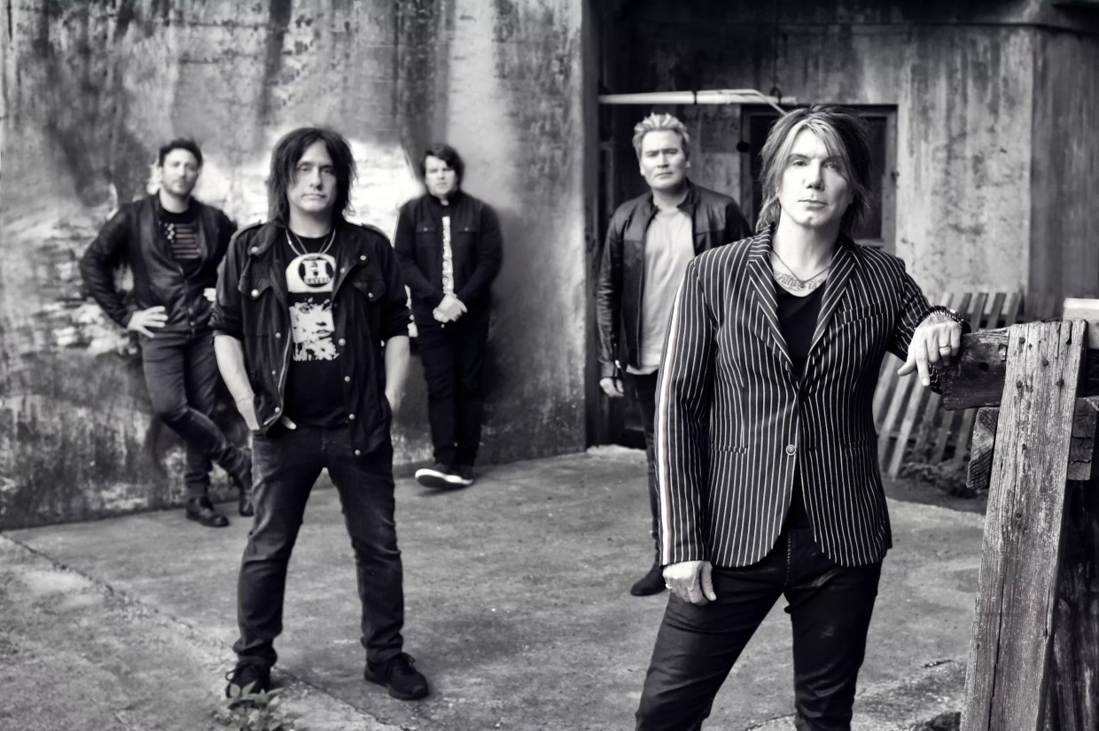 Goo Goo Dolls Are Coming to Dallas to Celebrate 20 Years of <i>Dizzy Up the Girl</i>