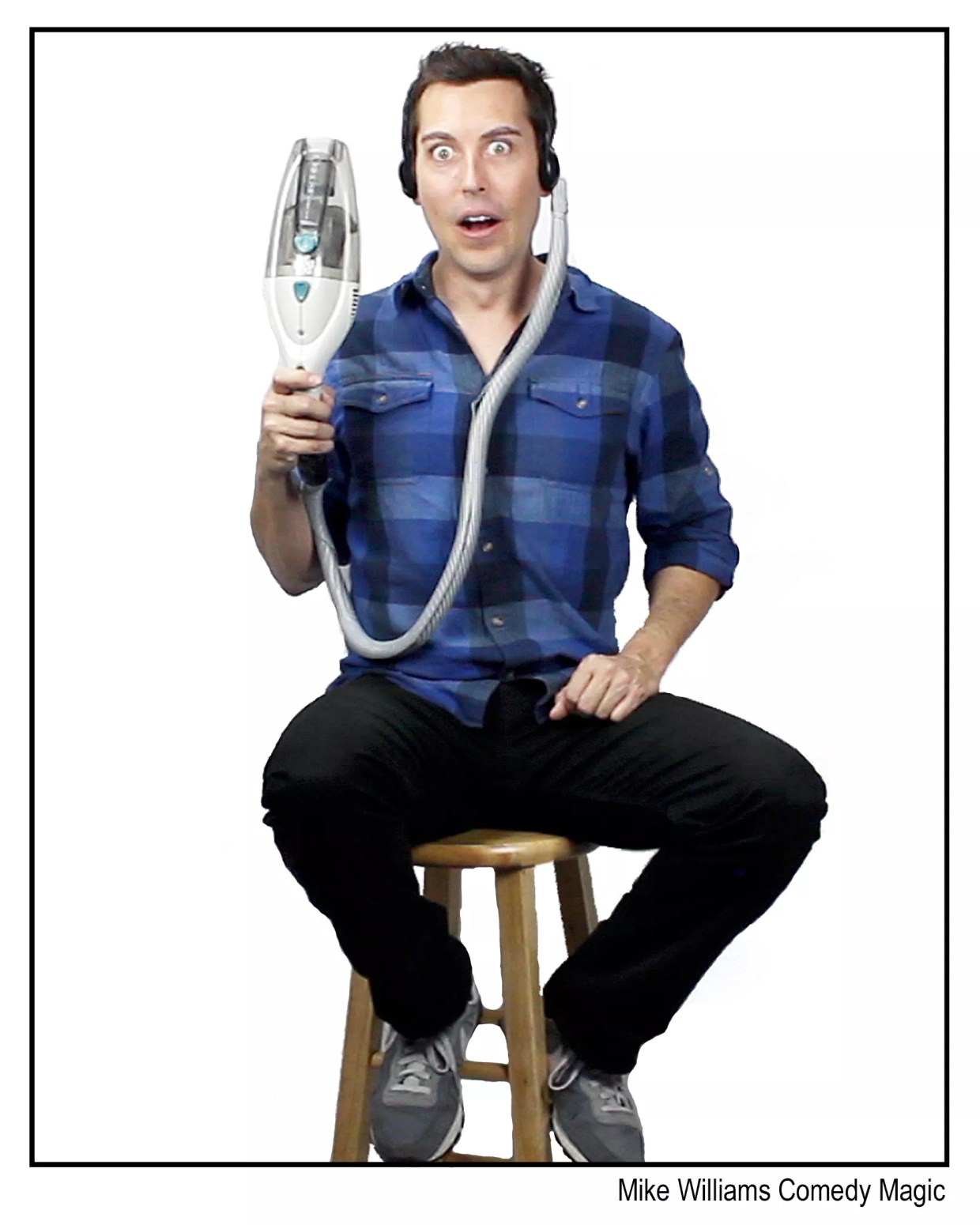 Comedy Magician Mike Williams Can Entertain Kids and Adults Simultaneously