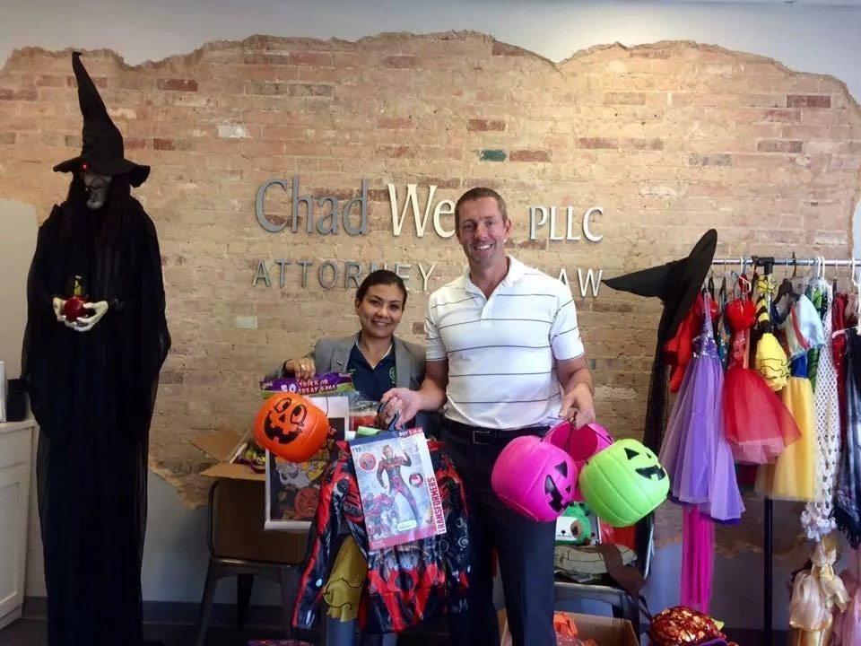 Dallas Attorney Hosts Costume Drive for Oak Cliff Kids Without Halloween Costumes