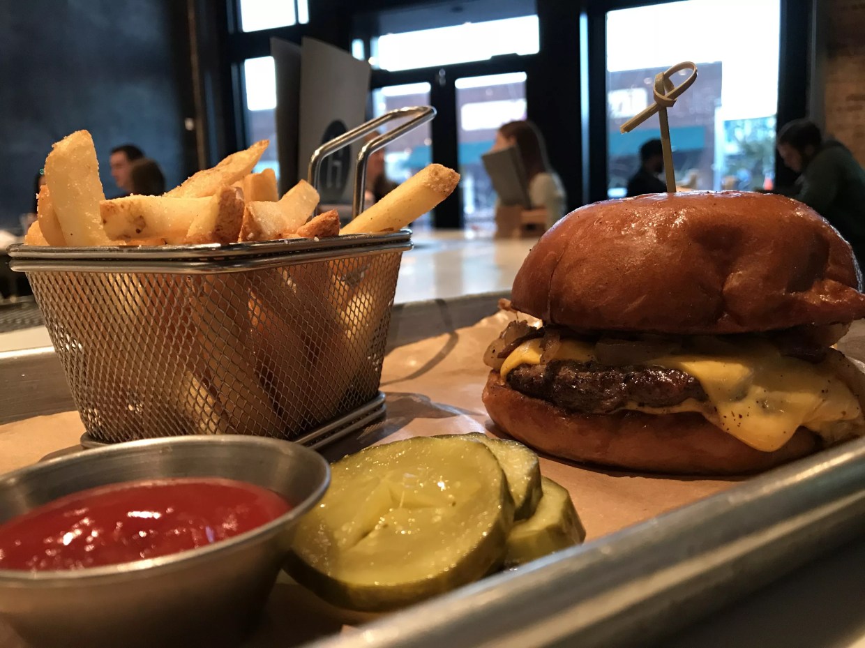 The $6 Deep Ellum Cheeseburger That’s Hiding in Plain Sight