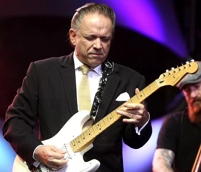 Jimmie Vaughan Will Open for One of His Idols, Buddy Guy
