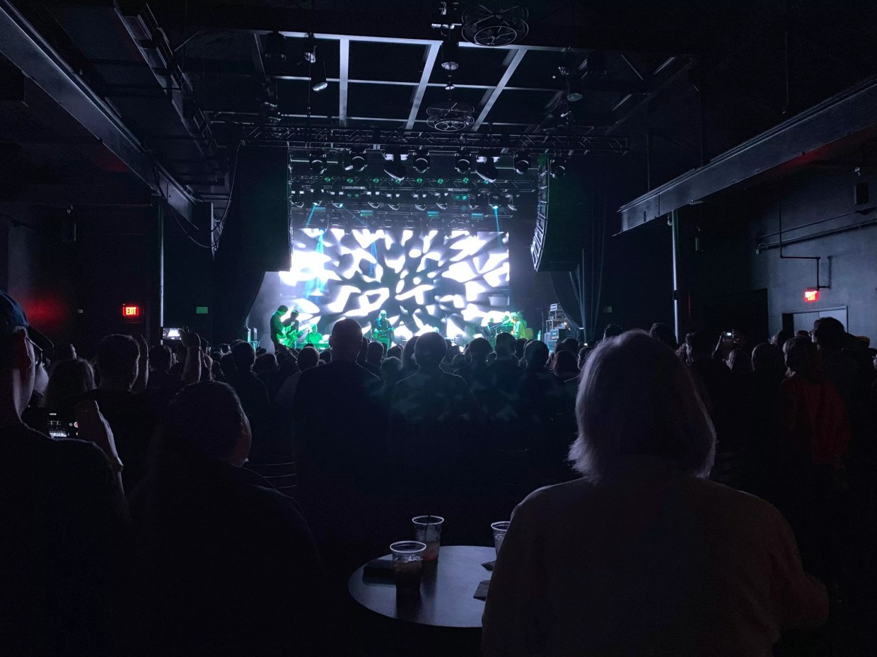 Spiritualized Entranced Their Audience with Hallucinatory Sound and Visuals