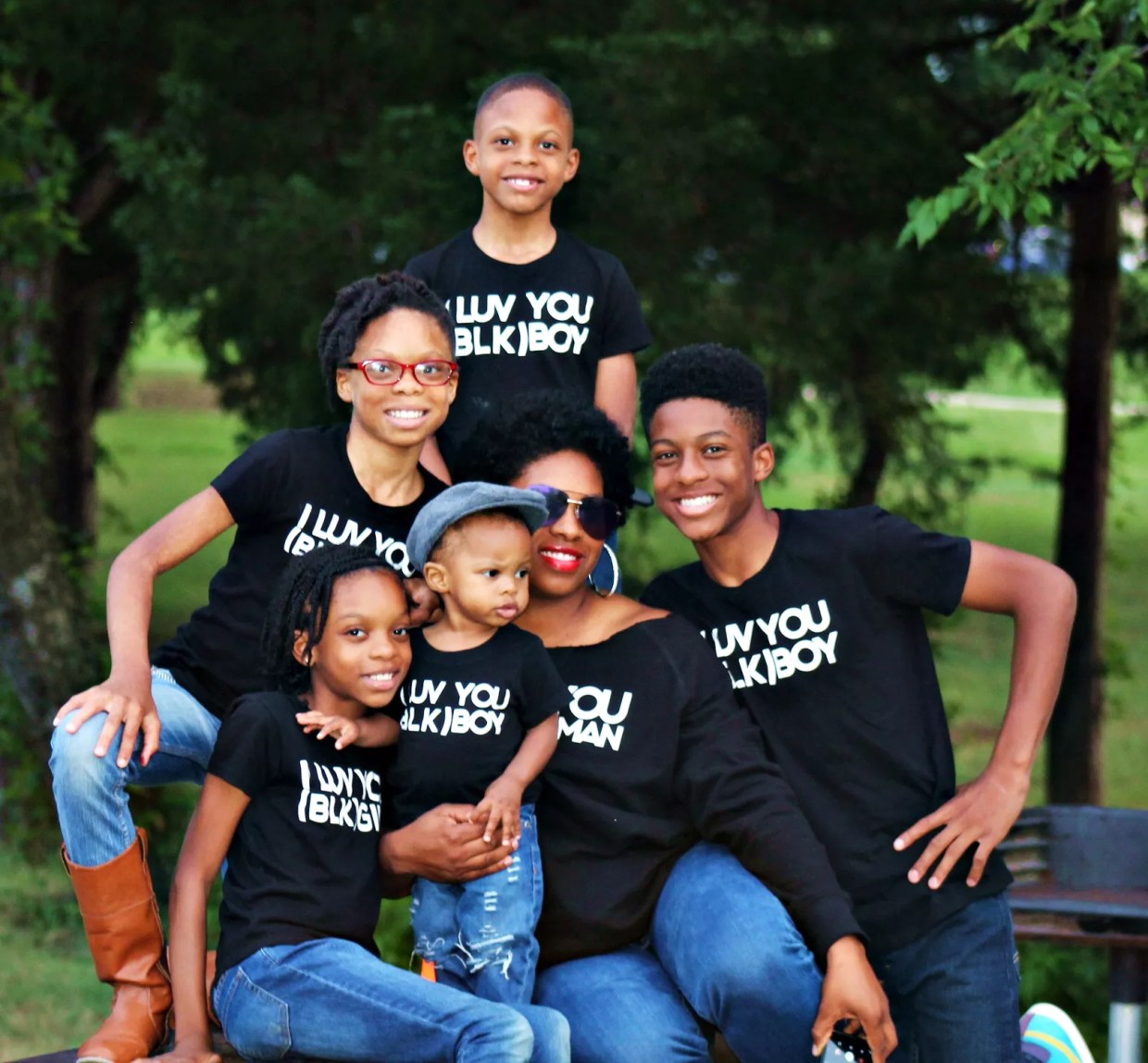 A DeSoto Family Sparks Global Movement with I LUV YOU (BLK) Tees