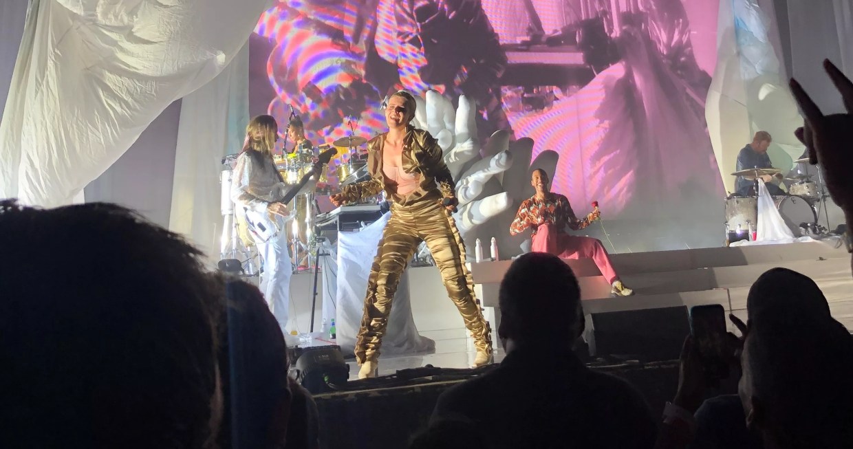 Robyn’s First North Texas Show in 8 Years Is a Glittering Pop Party