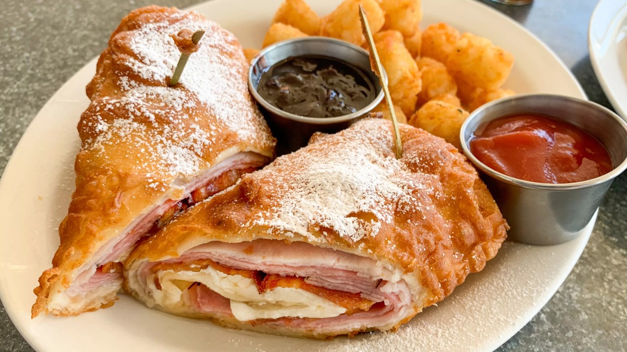 Lake House Offers a Fine Brunch, and It’s One You Can Dress Down for