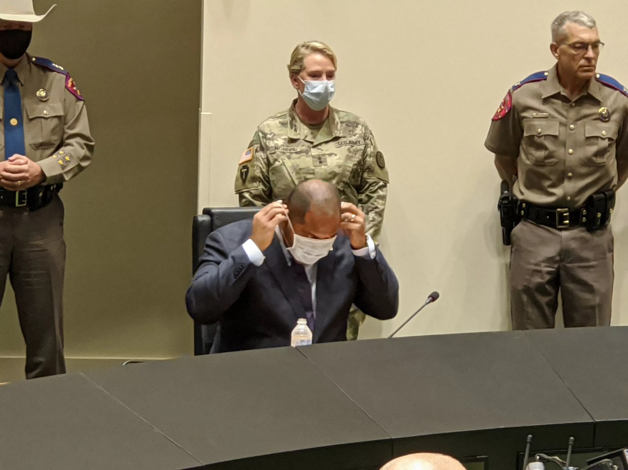 Dallas Mayor Johnson Heeds Calls for Special Council Meeting On Police Oversight