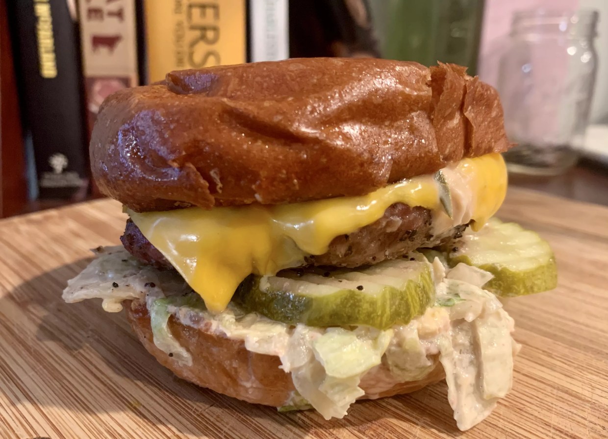 How Peak Inn’s Joel Morales Kept One of Dallas’ Best Burgers Going in a Pandemic