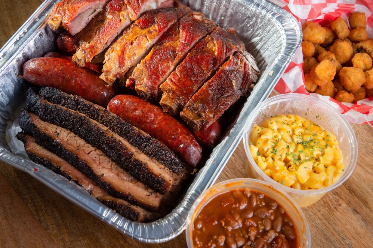 Review: Smokey Joe’s BBQ Is an All-Star Team of Different Texas Barbecue Traditions