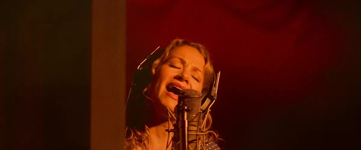 Joan Osborne Talks About Songs for Her Family and Fans and Performing at The Kessler