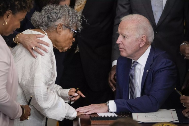 Opal Lee and President Joe Biden