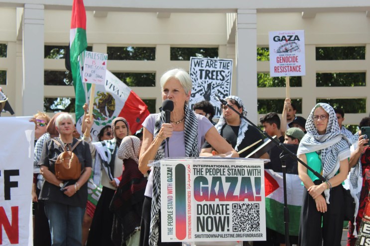 Students stand in solidarity with Palestine in Dallas, joining thousands of students across college campuses doing the same.