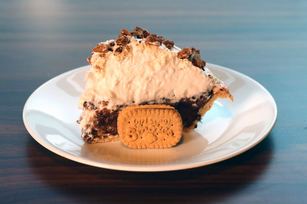 Girl Scouts Will Retire S’mores Cookies, So Norma’s Cafe Steps Up