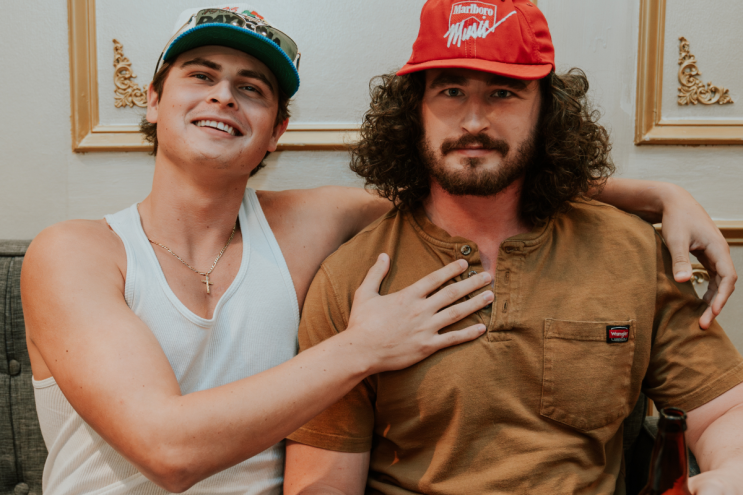 Indie pop duo, brothers, Dallas