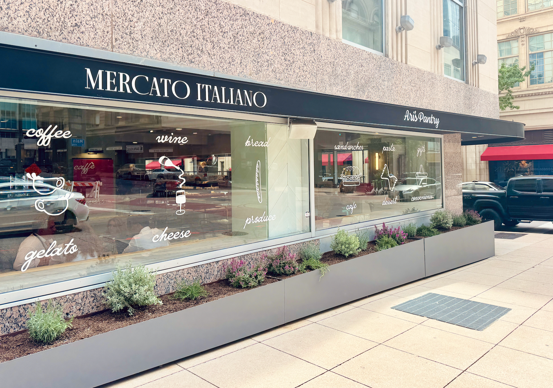 ari's in downtown dallas